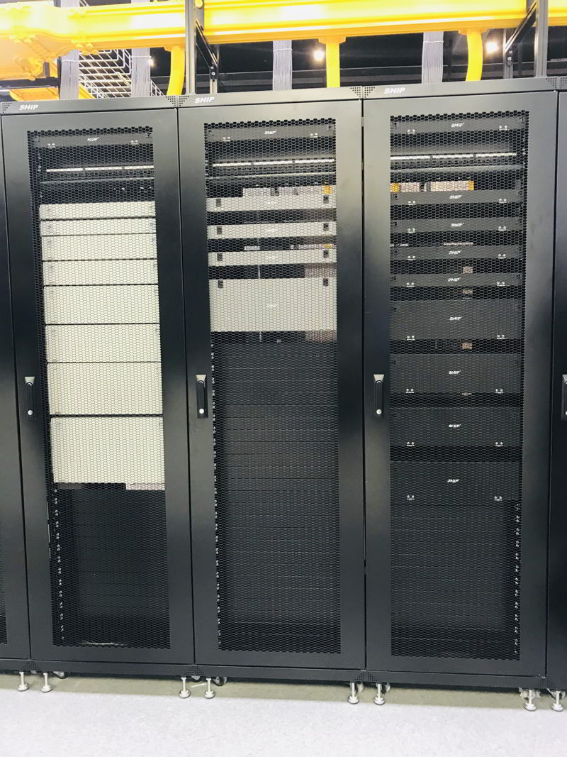 Data center cabinet display