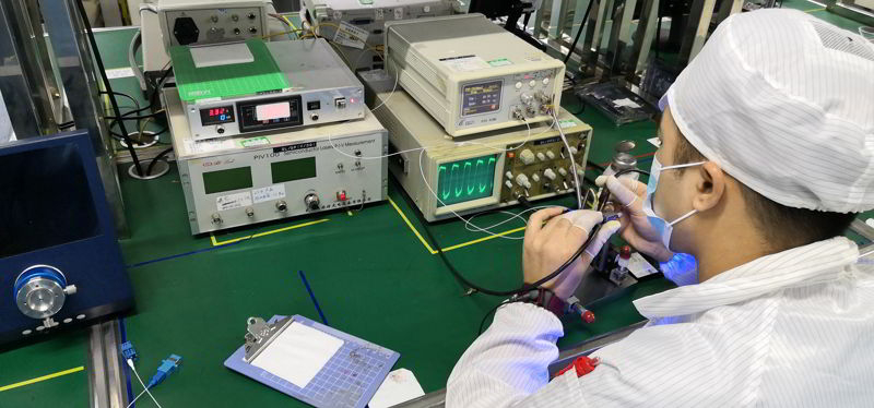 Signal attenuation detection for optical transceivers