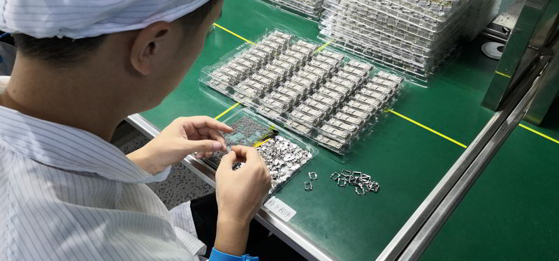 Assembly process for optical transceivers